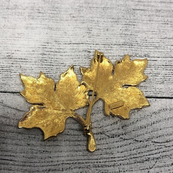 Vintage Monet double leaf large brooch statement - Picture 2 of 4